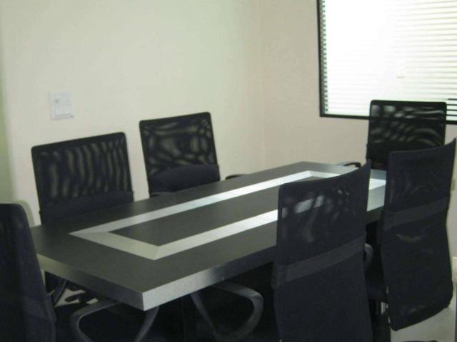 Office for rent in Deri