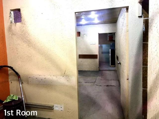 Commercial for rent in SMCHS Block A, کراچی ڈویژن