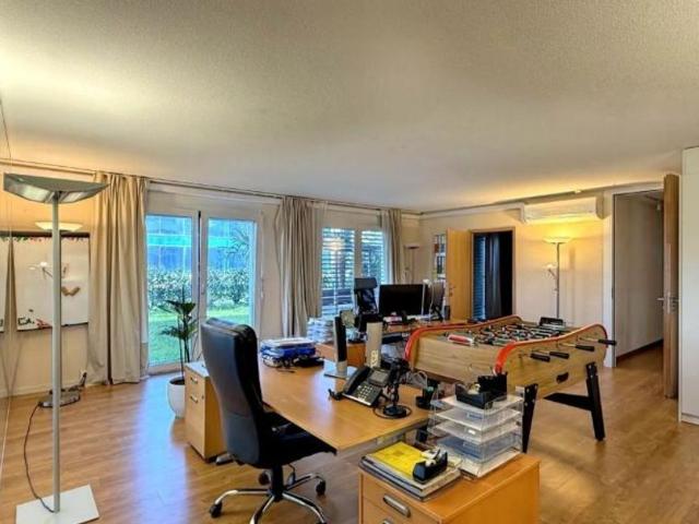 Büro kaufen in Nyon, Waadt