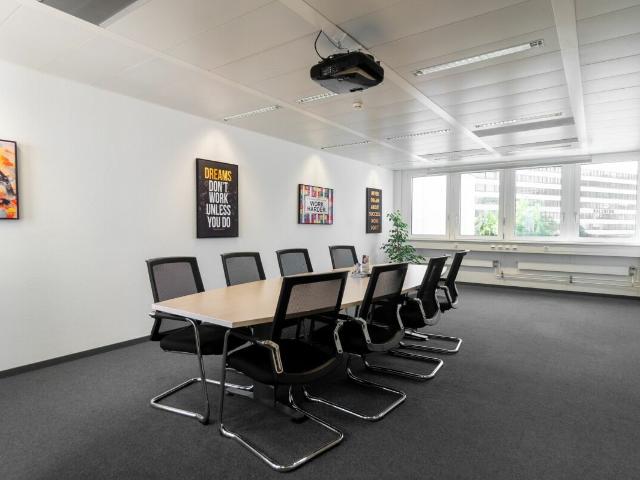 Büro kaufen in Opfikon, Zürich