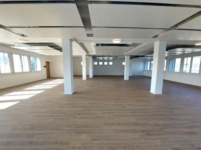 Büro kaufen in Préverenges, Waadt