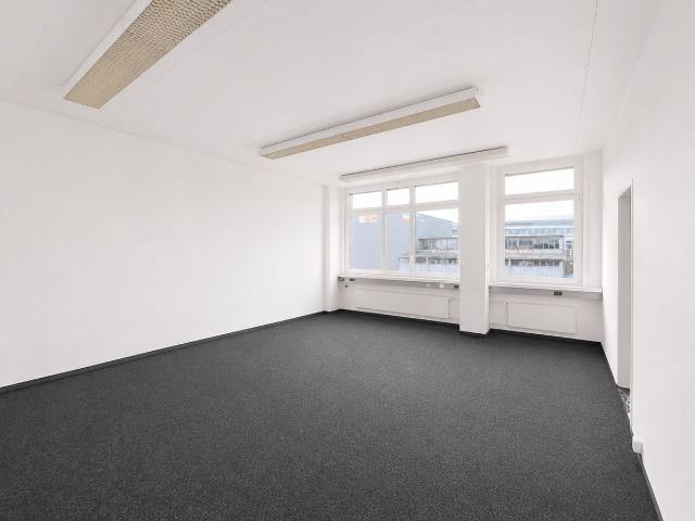 Büro kaufen in Regensdorf, Zürich