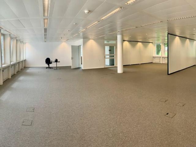 Büro kaufen in Renens, Waadt