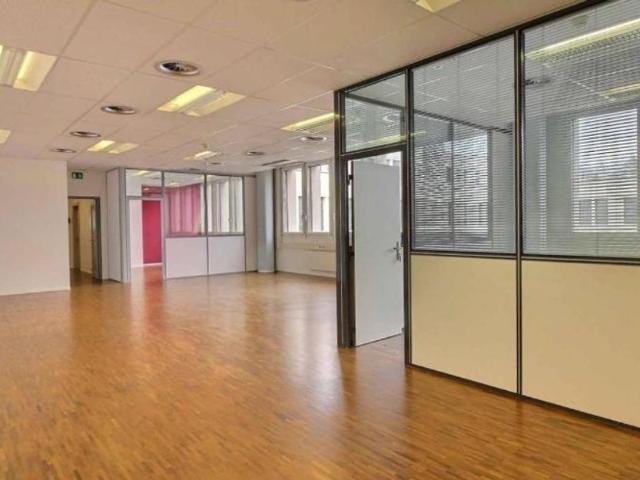 Büro kaufen in Renens, Waadt