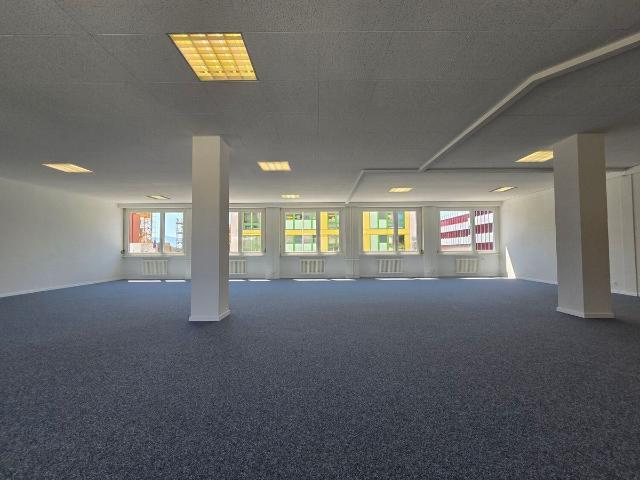 Büro kaufen in Renens, Waadt