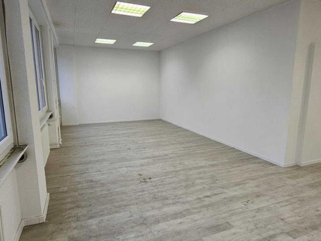 Büro kaufen in Renens, Waadt