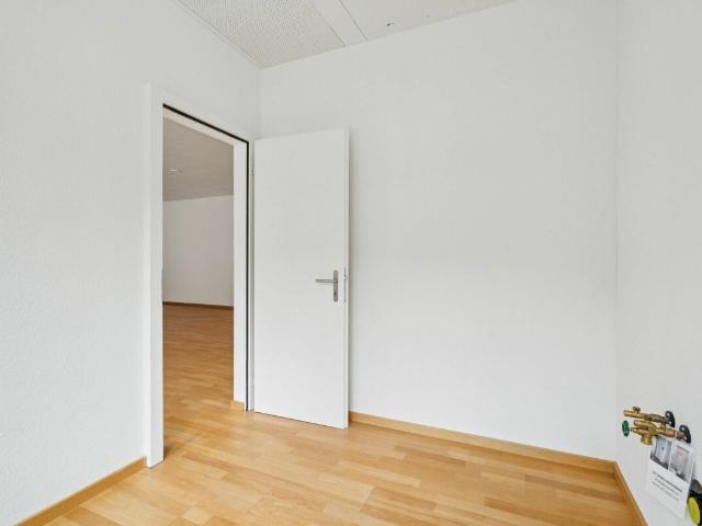 Büro kaufen in Schwarzenbach (SG), St. Gallen