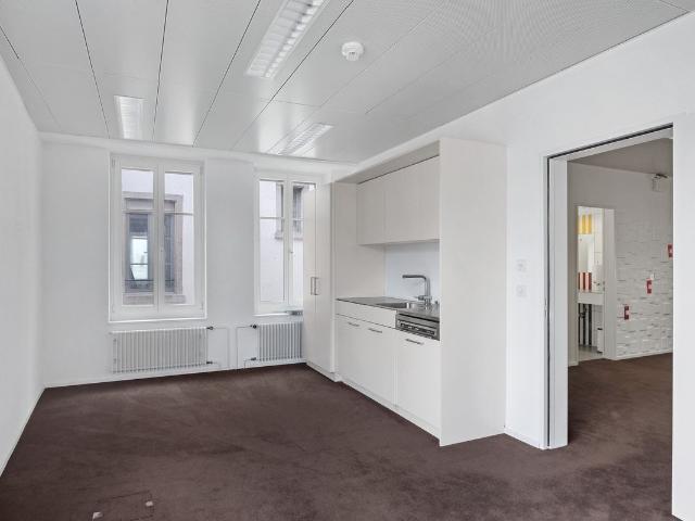 Büro kaufen in Einigen, Zürich