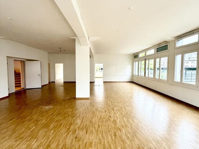 Büro kaufen in Einigen, Zürich