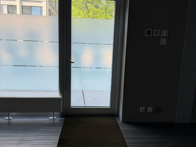 Büro kaufen in Einigen, Zürich