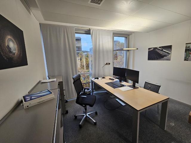 Büro kaufen in Einigen, Zürich