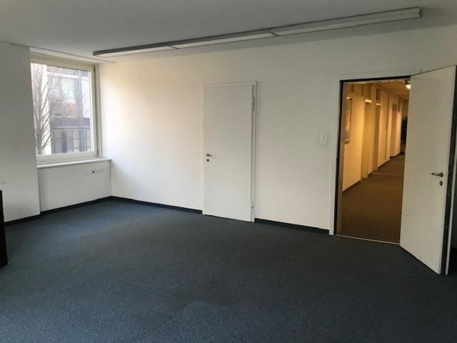 Büro kaufen in Einigen, Zürich
