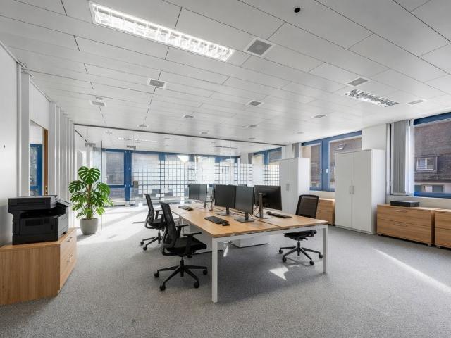 Büro kaufen in Einigen, Zürich