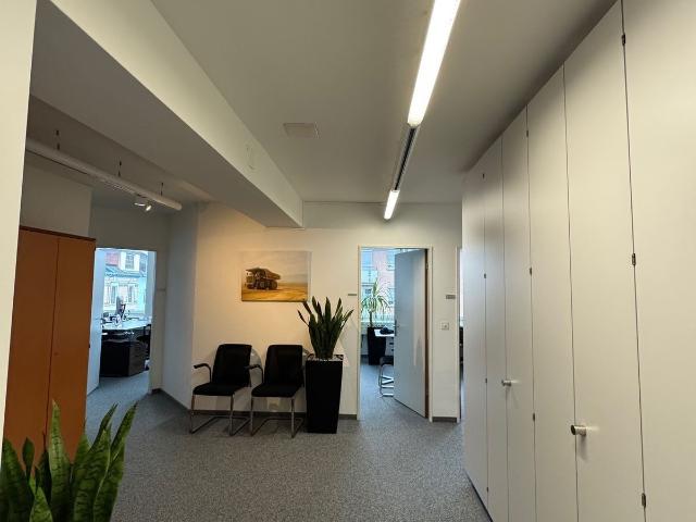Büro kaufen in Einigen, Zürich