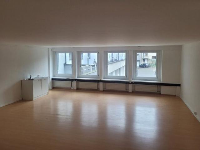 Büro kaufen in Einigen, Zürich