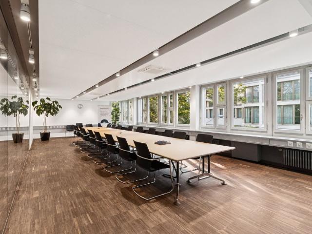 Büro kaufen in Einigen, Zürich