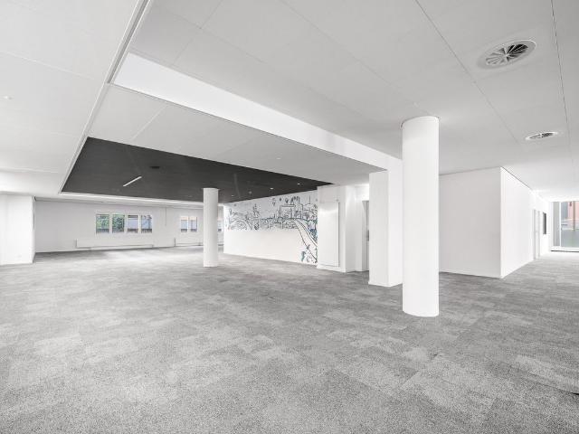 Büro kaufen in Einigen, Zürich