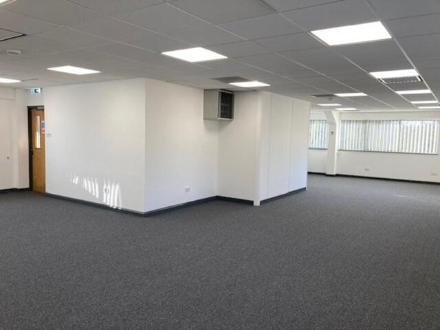 Office for sale in Little Sandhurst