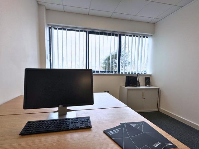 Office for rent in Calderstones