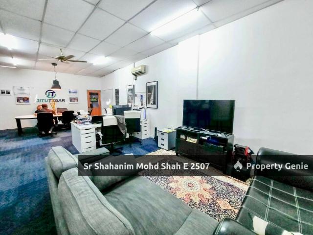 Office for sale in Langat, Selangor