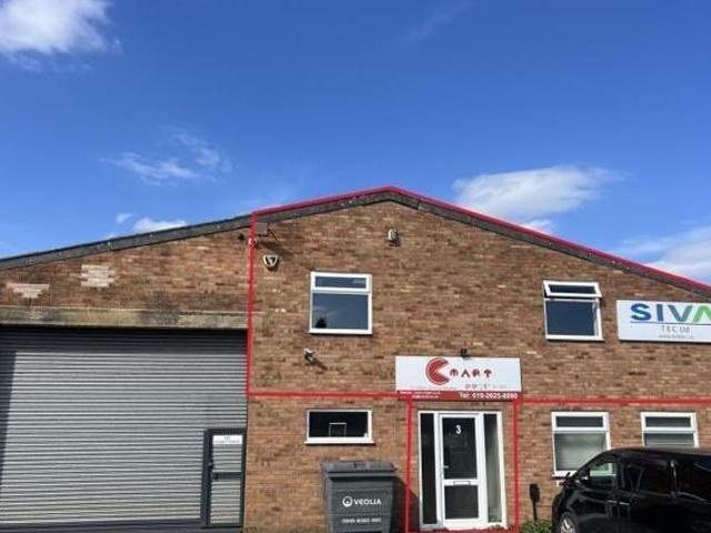 House for rent in Abbey End, Green Close