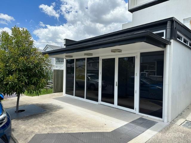 Office for sale in Toombul, Queensland