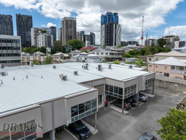 Office for rent in Toombul, Queensland