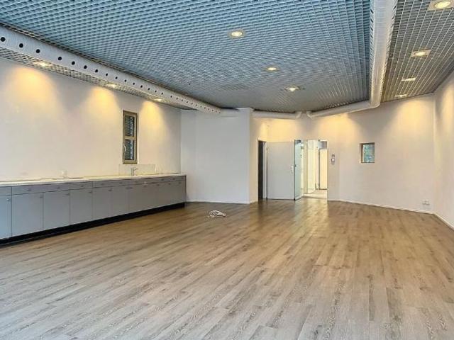 Büro kaufen in Düdingen, Freiburg