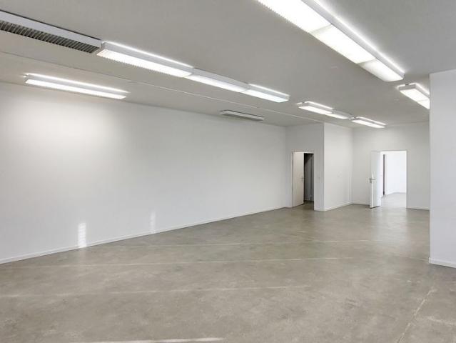 Büro kaufen in Opfikon, Zürich