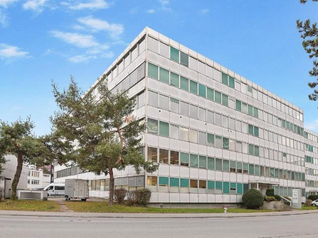 Büro kaufen in Opfikon, Zürich