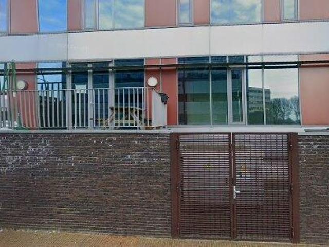Bedrijfspand te huur in Beukenhorst-Oost, Hoofddorp