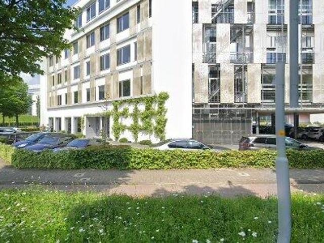 Bedrijfspand te huur in Beukenhorst-Oost, Hoofddorp