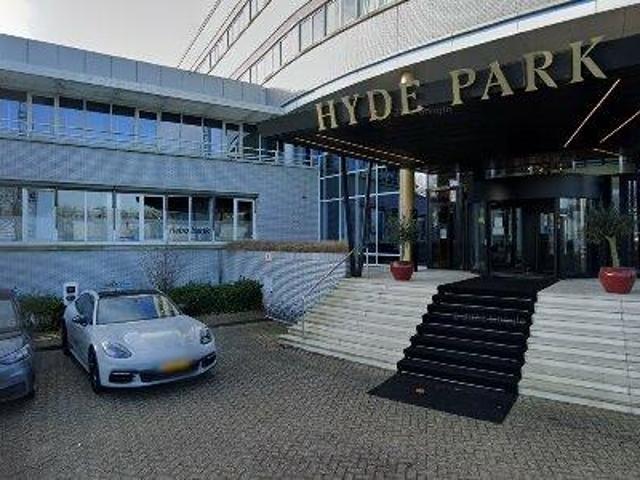 Bedrijfspand te huur in Zuid, Hoofddorp
