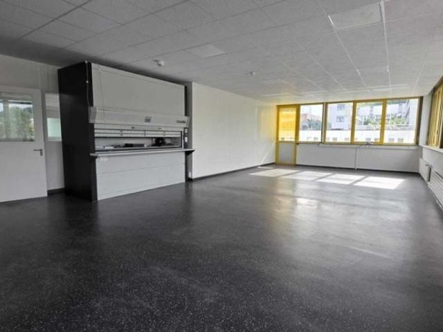 Büro kaufen in La Chaux-de-Fonds