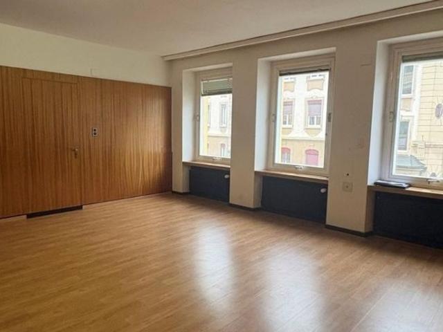 Büro kaufen in Le Locle