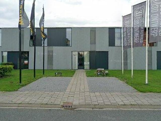 Bedrijfspand te huur in Leek, Groningen