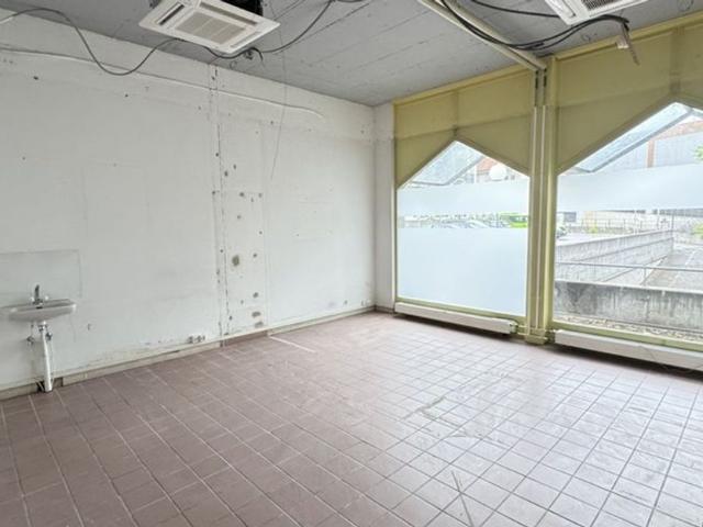 Büro kaufen in Porrentruy, Jura