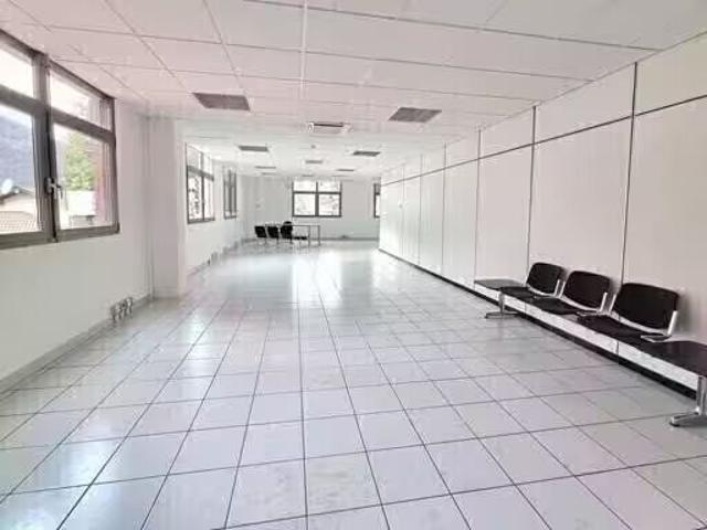 Büro kaufen in Monteceneri, Tessin