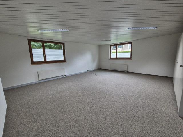 Büro kaufen in Hondrich, Bern
