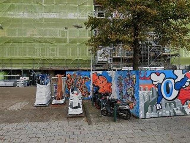 Bedrijfspand te huur in Laak, Zuid Holland