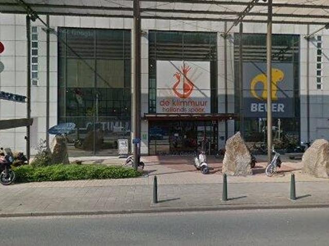Bedrijfspand te huur in Laak, Zuid Holland