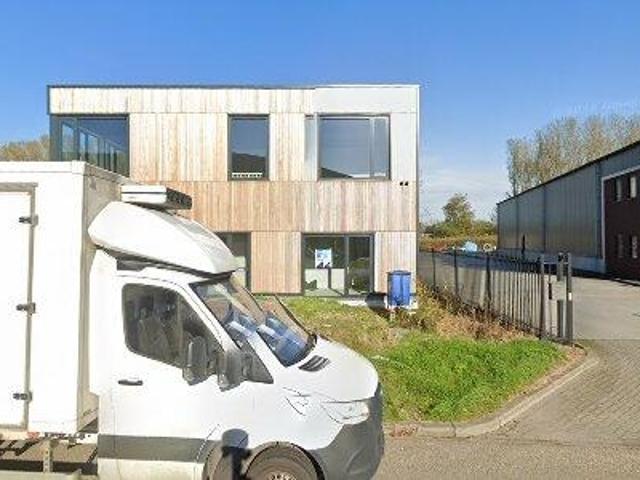 Bedrijfspand te huur in Werkendam, Noord Brabant