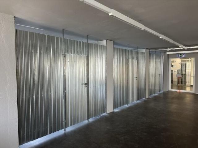 Büro kaufen in Einigen, Zürich