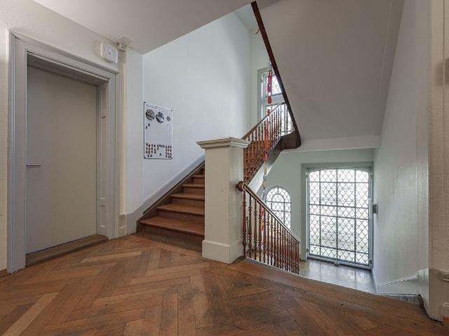 Büro mieten in Einigen, Zürich