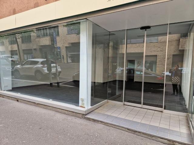 Büro kaufen in Einigen, Zürich