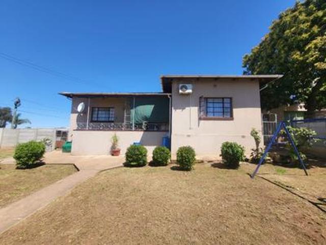 House for sale in Mosel, Kariega