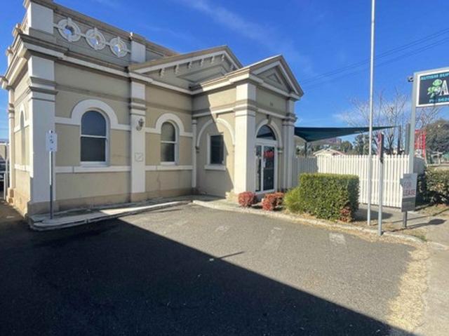 Office for rent in Warwick, Queensland