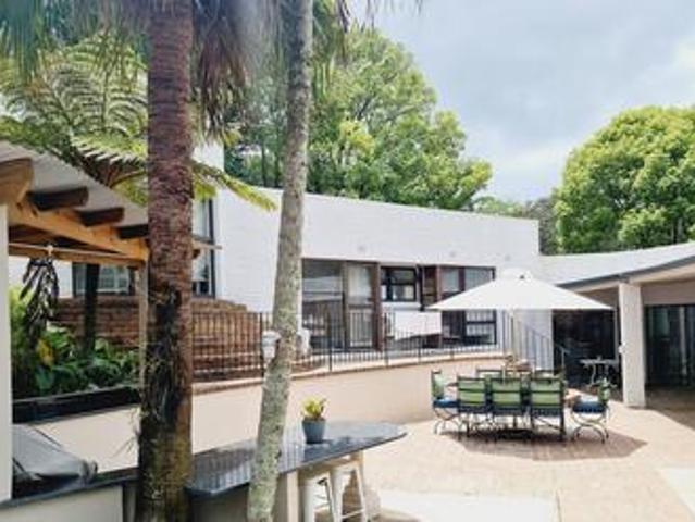 Commercial for rent in Kloof, Kwazulu-natal