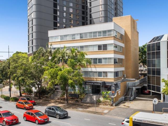 Office for sale in Toombul, Queensland