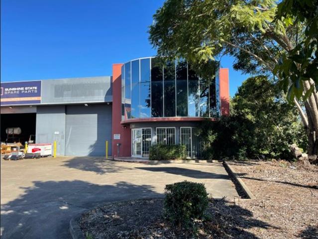 Warehouse for rent in Toombul, Queensland